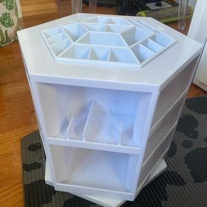 white organizer